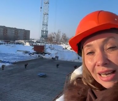 В Саратове в мороз строят новую школу, чтобы дети могли учиться днем